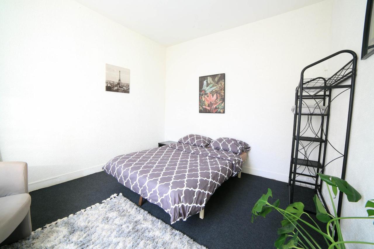 1, Calme, 1 Station De Paris, Bureau Homestay